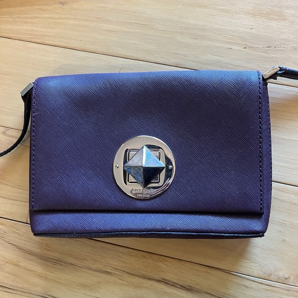 Kate Spade Maroon Red Crimson Shoulder/clutch Purse Gold Pyramid Turn Lock - Picture 2 of 6